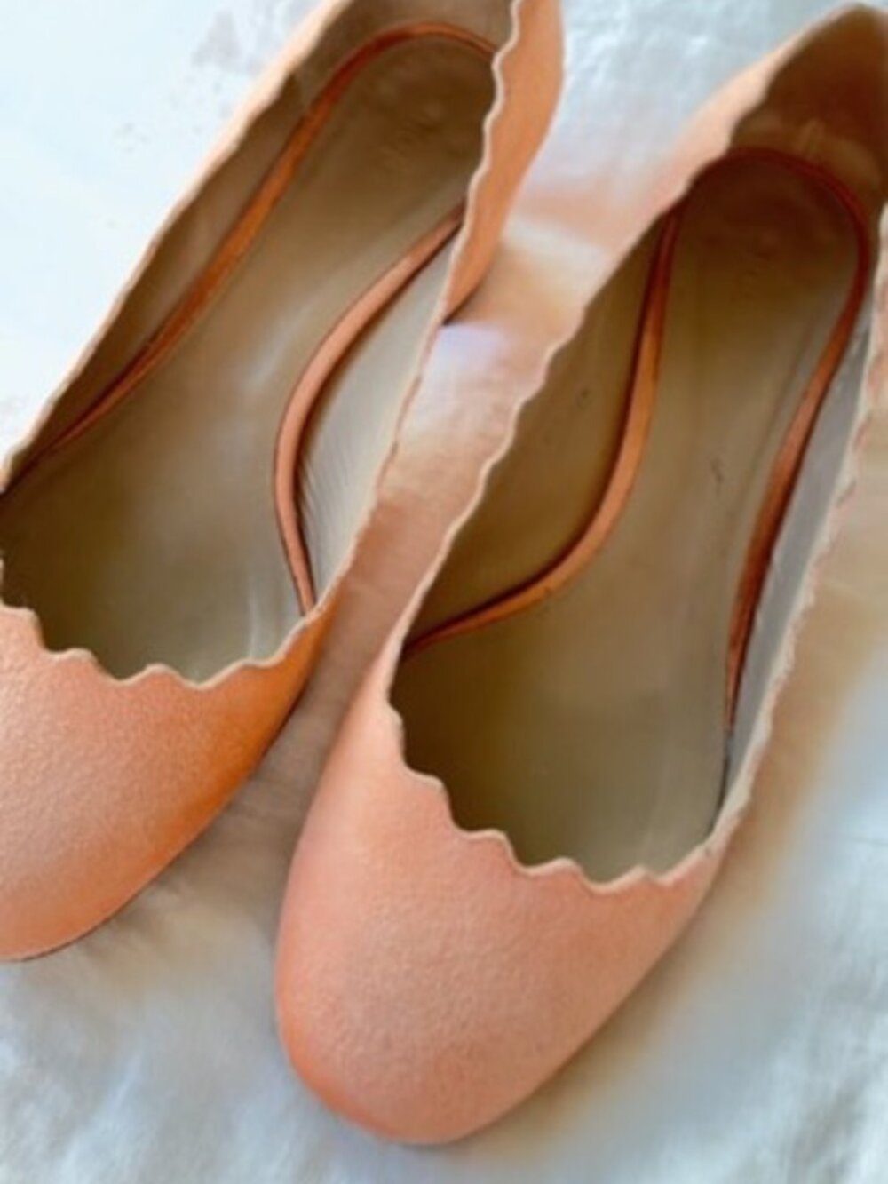 Chloé Lauren Scalloped Suede Block Heel Pumps Peach Blush 37.5 US 7.5 Italy